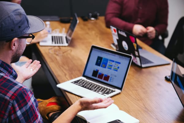 How to Balance Online Learning, Freelancing, and Student Life Without Burning Out