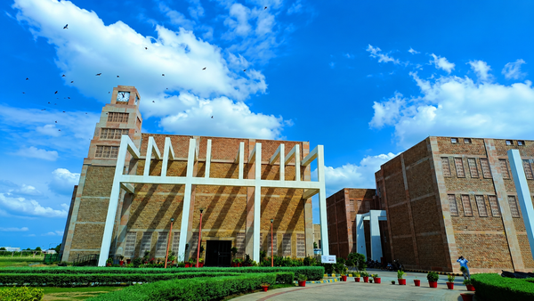 Inside IIT Jodhpur's BS Curriculum: How Business Fundamentals Meet AI, Big Data & Industry